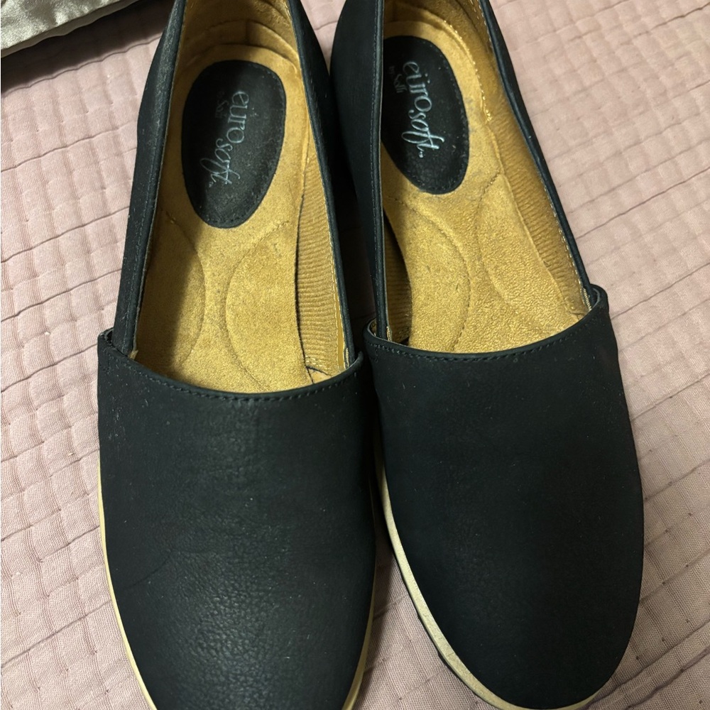 NEW! WOMEN'S EUROSOFT ROBYN FLATS